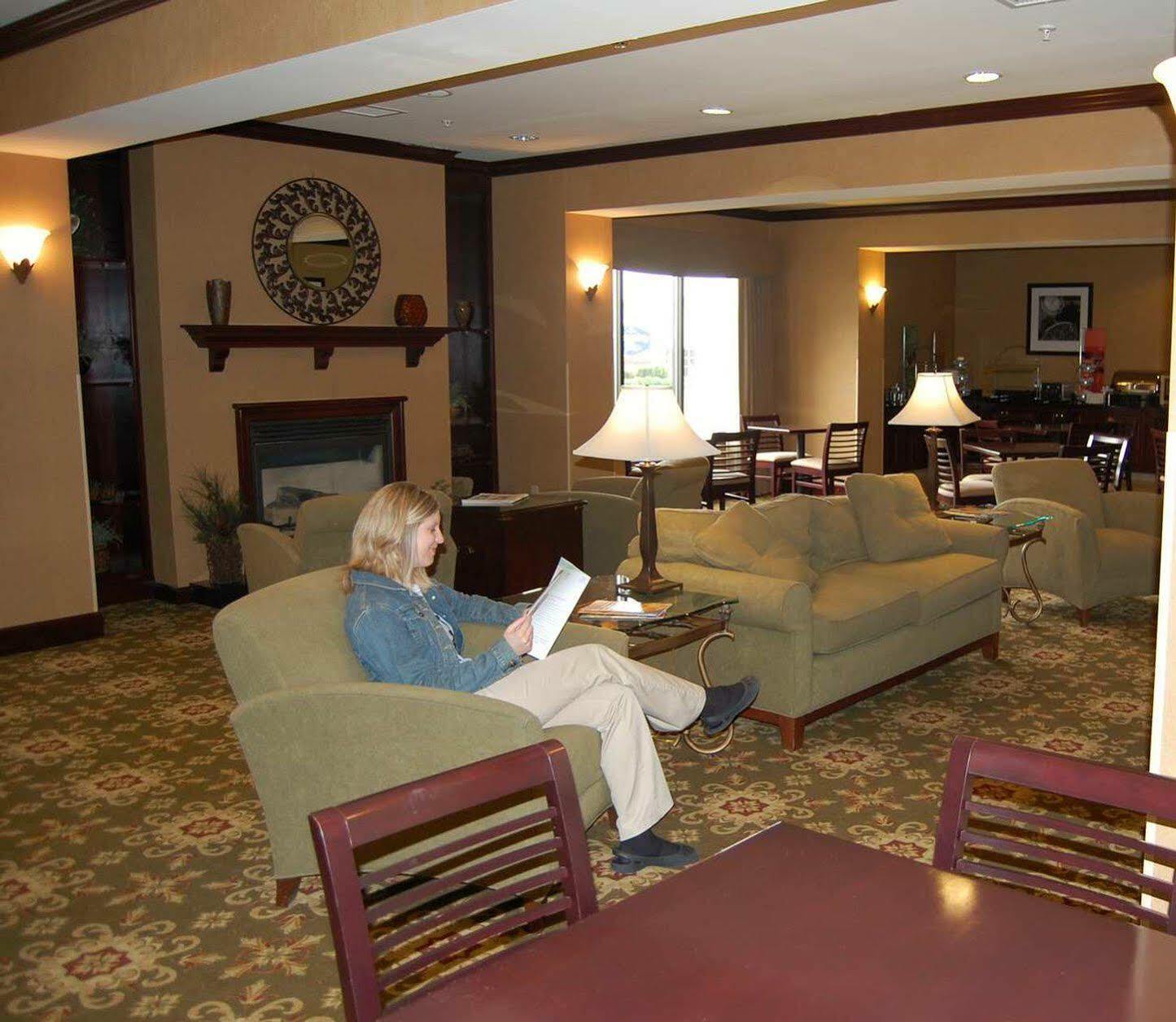 Hampton Inn Stow Exteriör bild