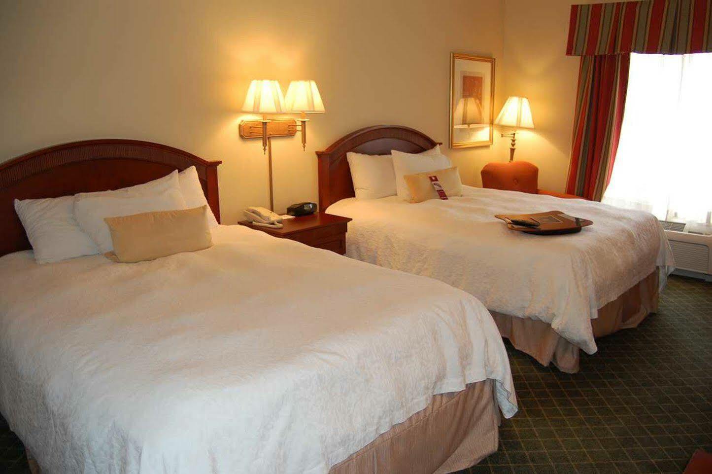Hampton Inn Stow Exteriör bild