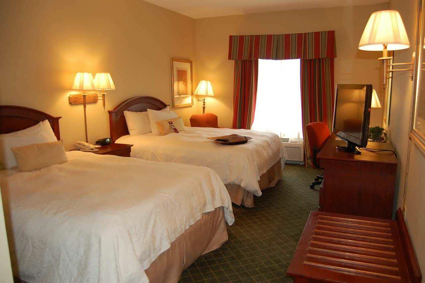 Hampton Inn Stow Exteriör bild